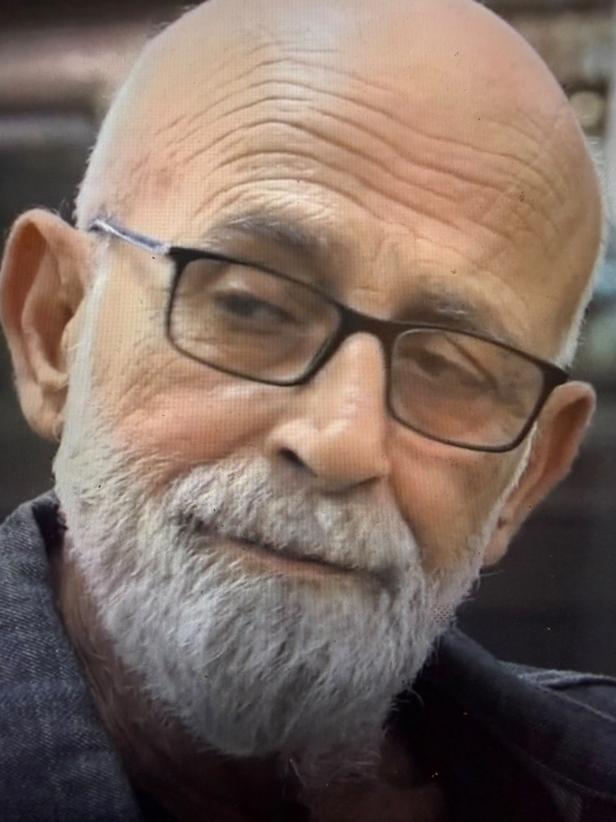 מנשה אורי
